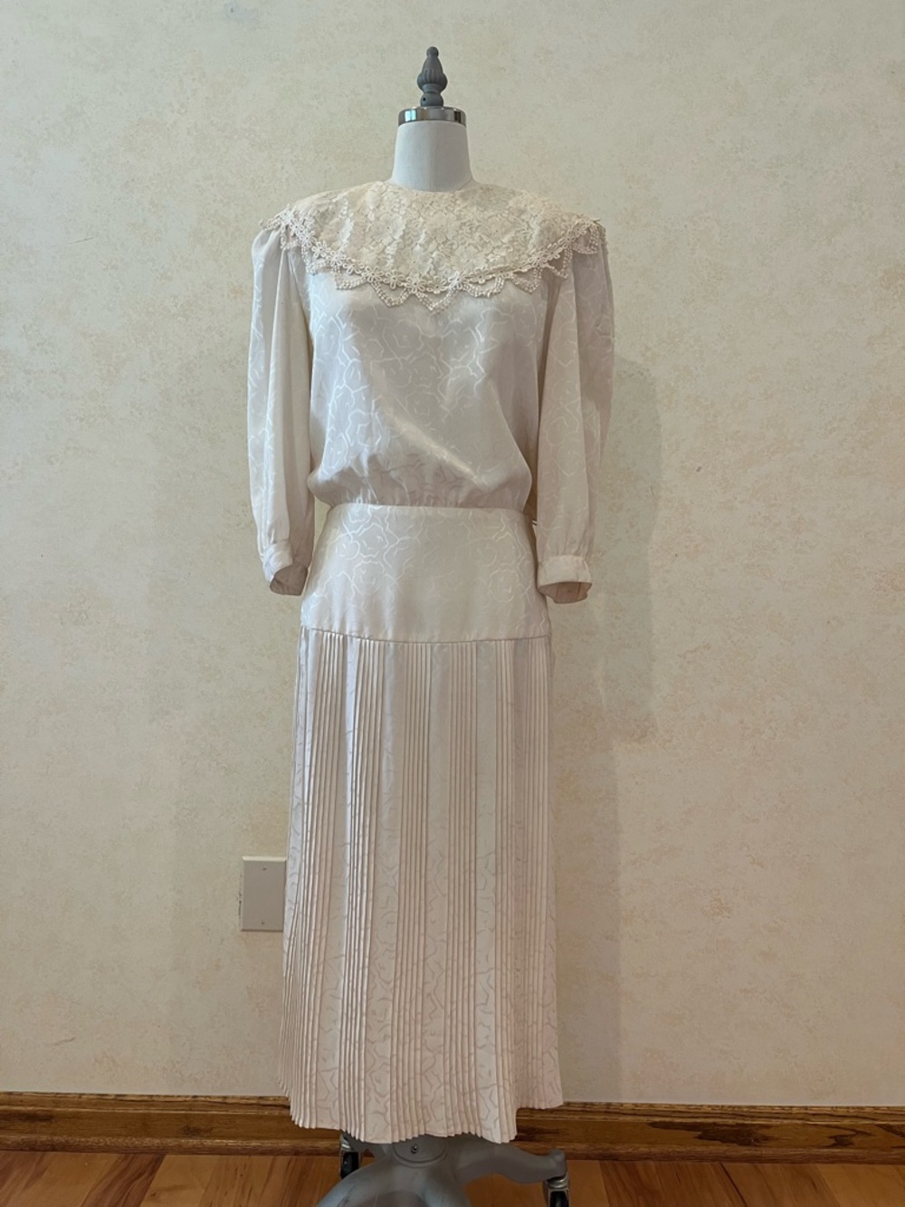 Billy Jack Apparel Ltd. Vintage 80s does Victorian Lace Collar Pleated Satin